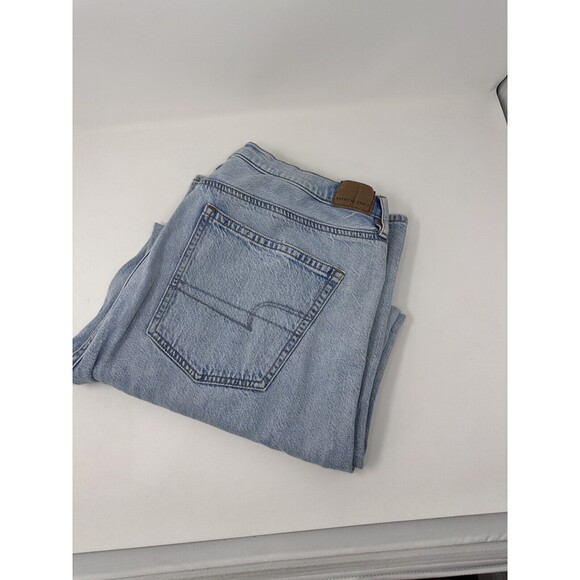 18R AE 90s Wide Leg Jeans - Extra Light Wash - High Waisted - Picture 9 of 13